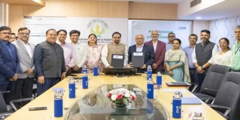 FACT and HURL officials signing MoU for fertiliser supply cooperation during FY27 in India